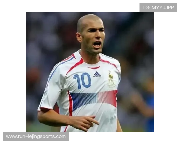 足球场上15号球星的传奇故事及其在球队中的独特地位解析